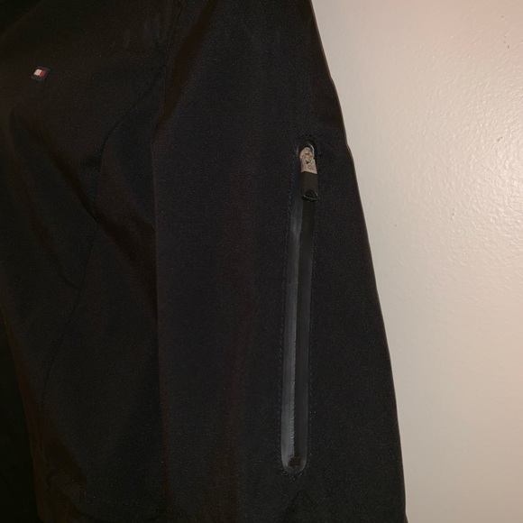 TH - rain jacket size small - Picture 3 of 5